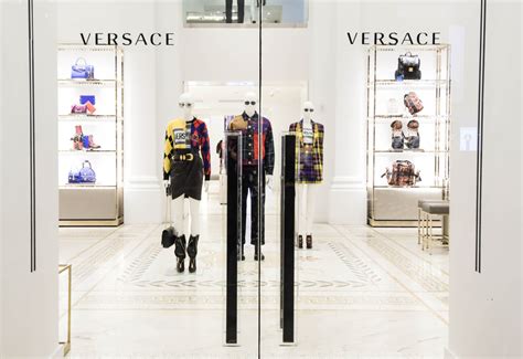 versace verkocht|versace news.